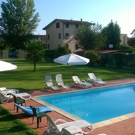 Il Casale Di Nanni Bed & Breakfast 2*